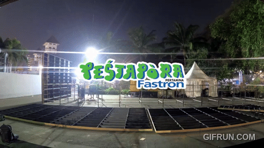 Stage_and_Main_Gate_Decor_di_PESTAPORA_2024